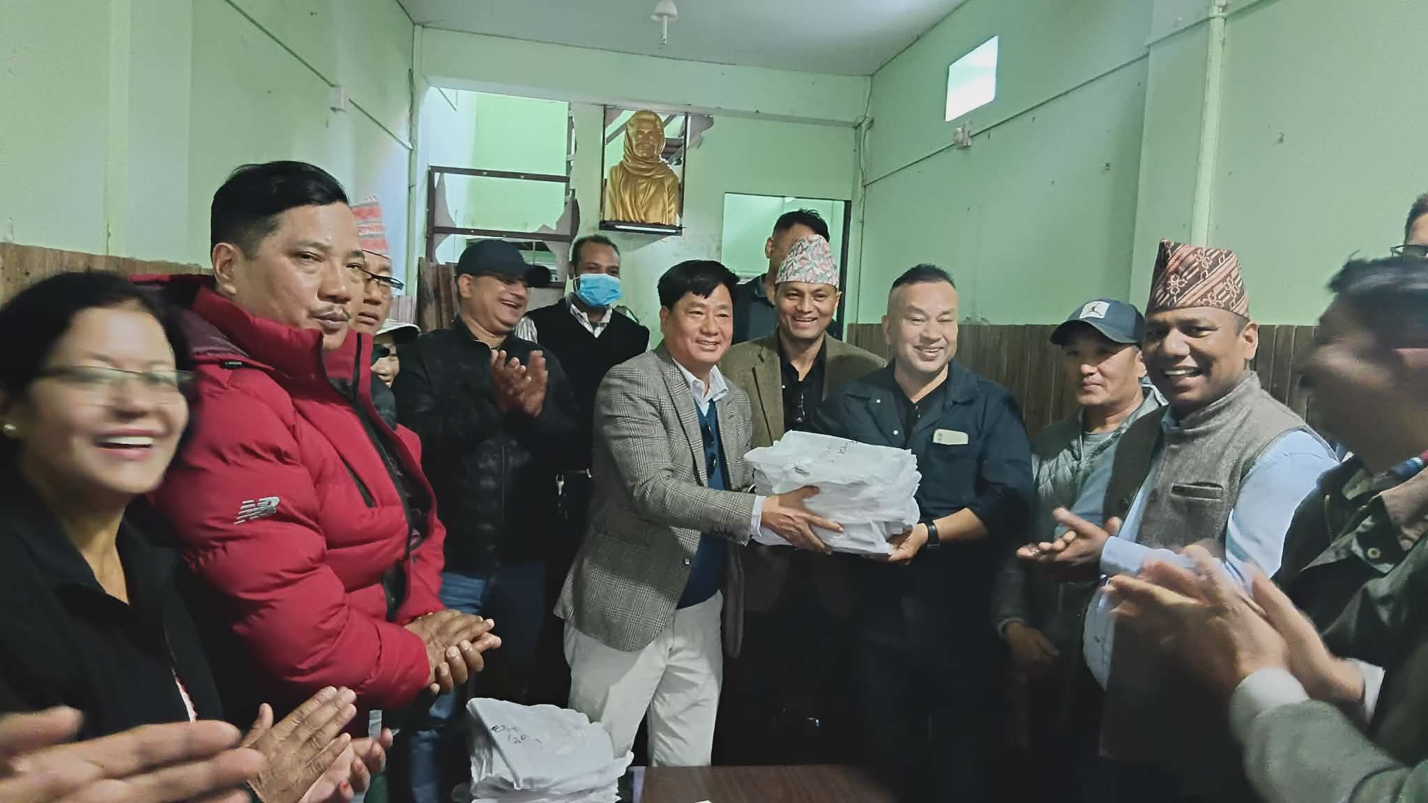 सुनसरी क्षेत्र नं. १ मा कांग्रेसको नयां क्रियाशील सदस्यता फाराम वितरण