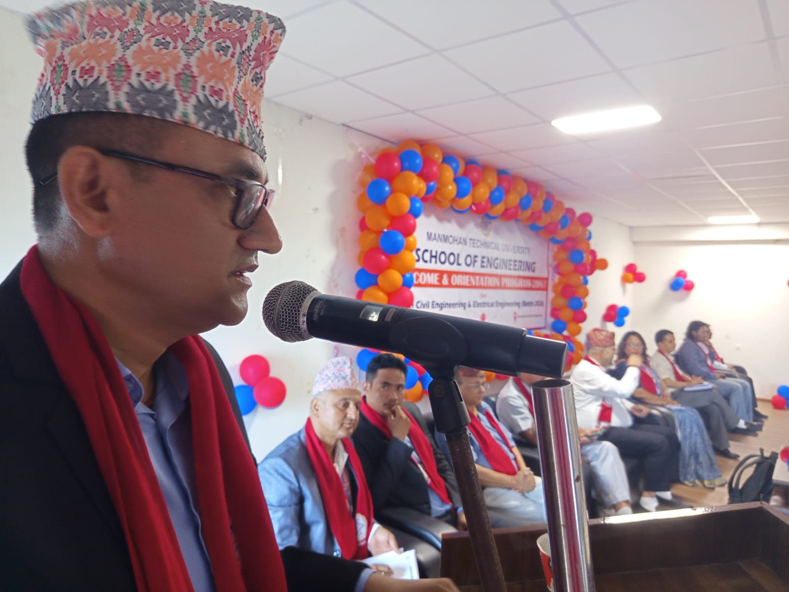 व्यवसायिक ईन्जिनिर पेशासँगै देश र समाजका लागि स्वयंसेवा गर्न सधै अग्रसर हुनुपर्छ .......