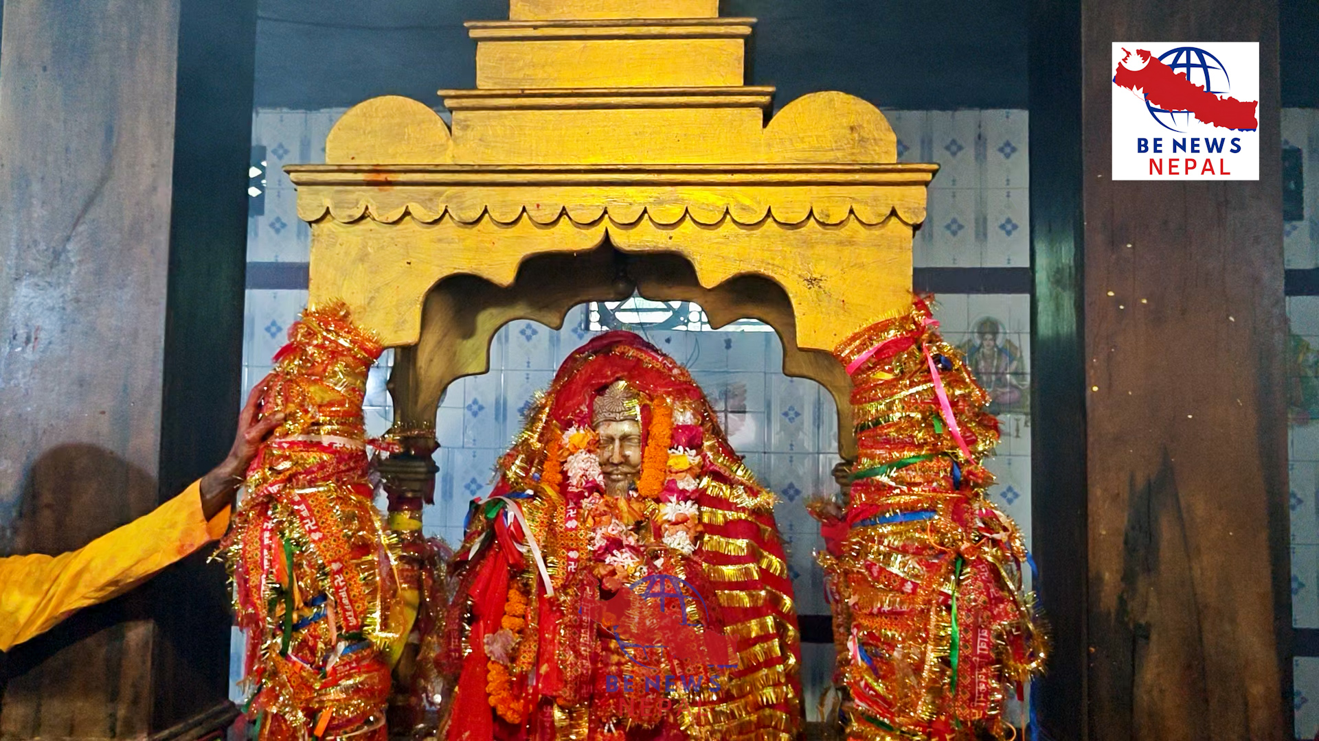 धरान–८ तीनकुने स्थित बाबा विश्वकर्मा मन्दिरमा  सवारीसाधन तथा यन्त्र पूजा गर्न श्रद्धालुहरूको उल्लेख्य उपस्थिति.......